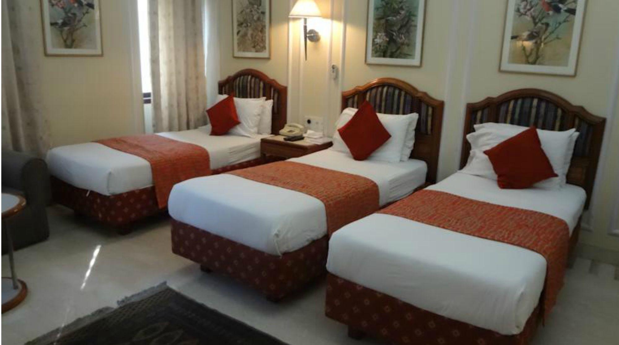Regent Hotel Mumbai Exterior photo