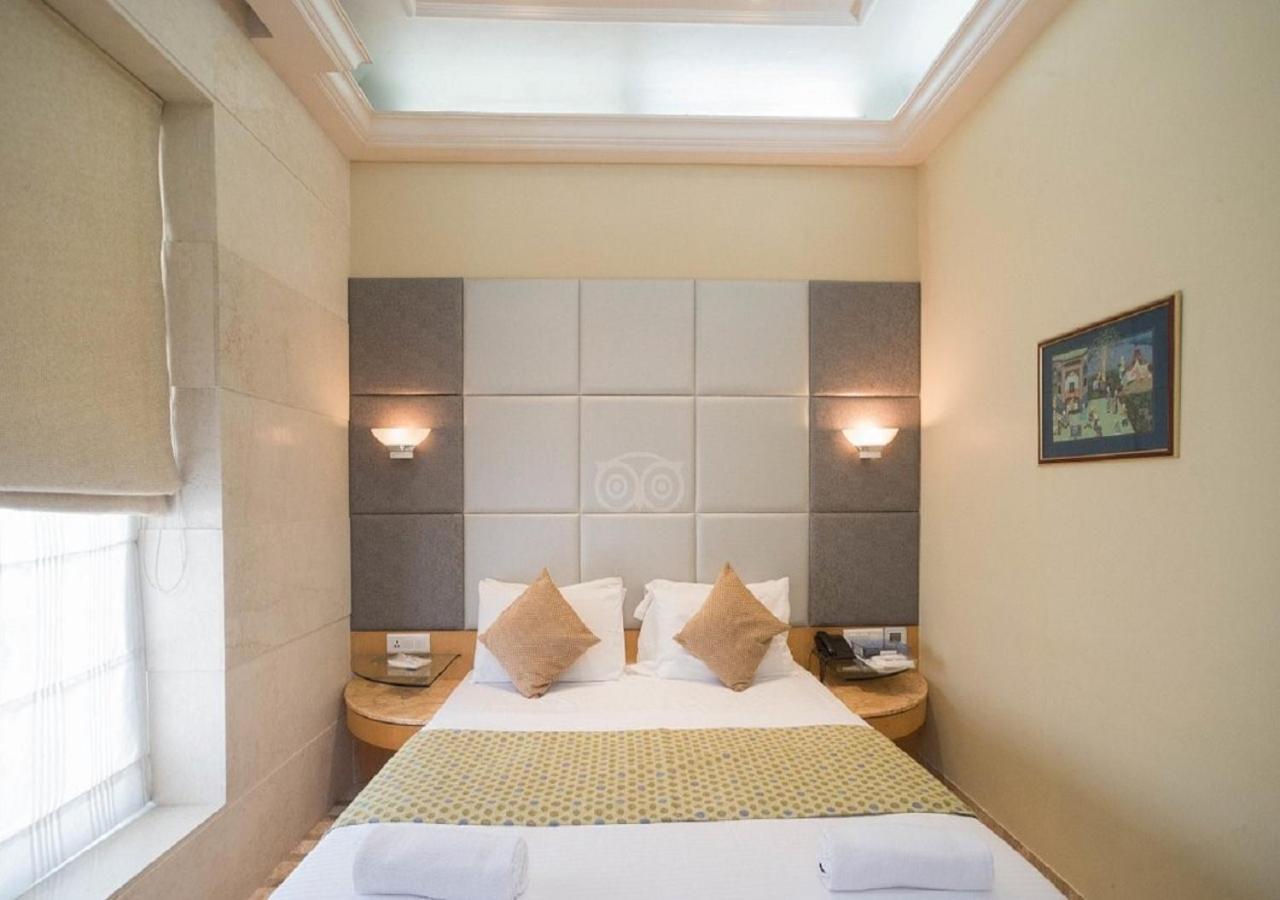 Regent Hotel Mumbai Exterior photo