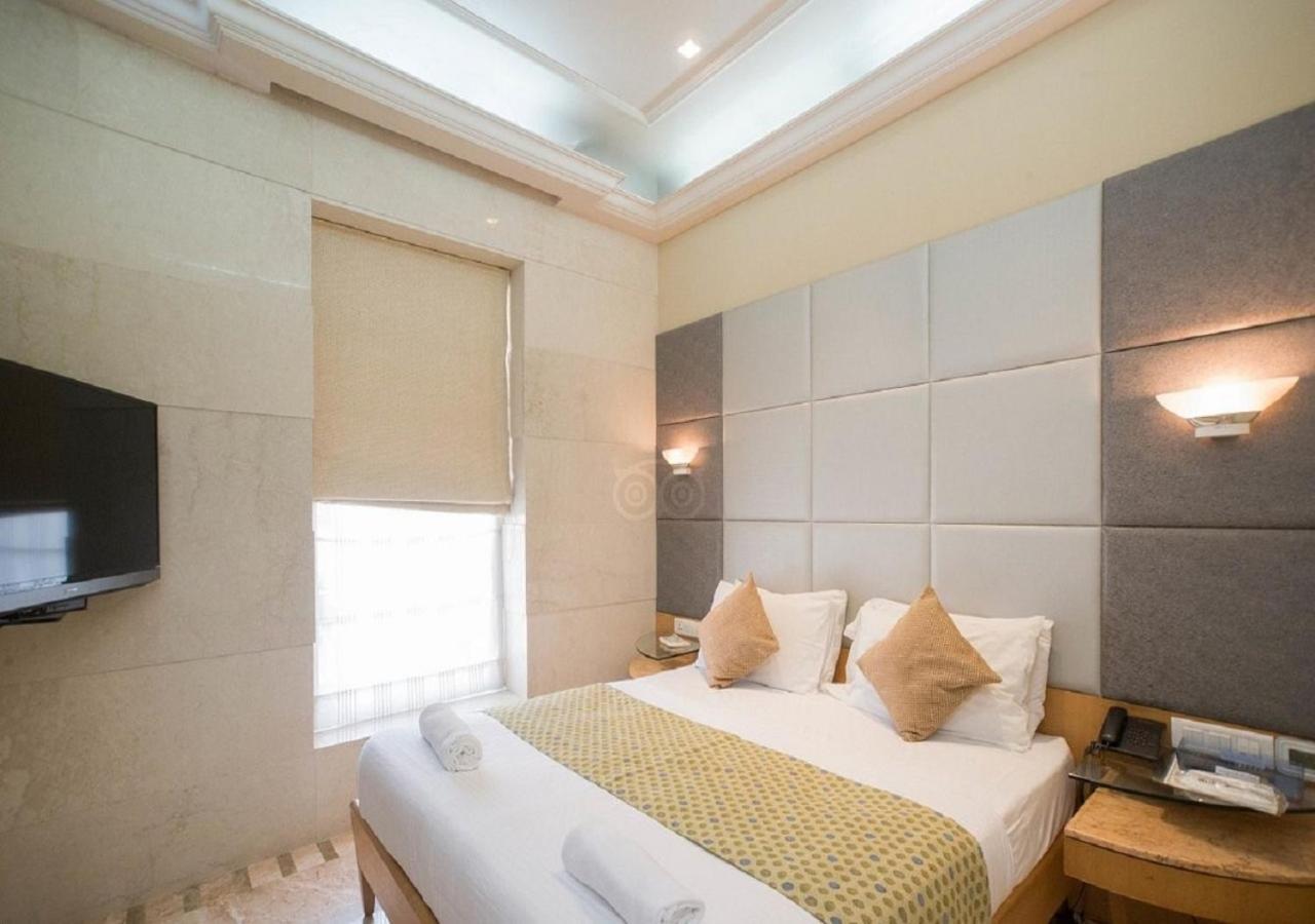 Regent Hotel Mumbai Exterior photo